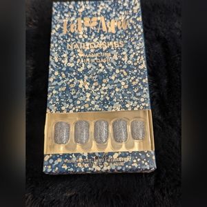 Red Aspen Nails Blue sparkle short length